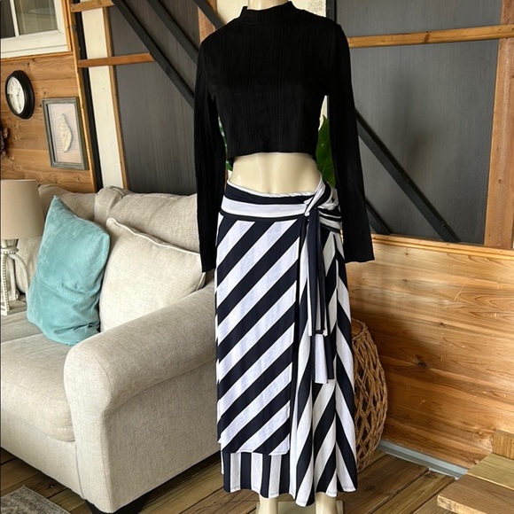 INC International Concepts Black and White Asymmetrical Wrap Skirt - Picture 1 of 7